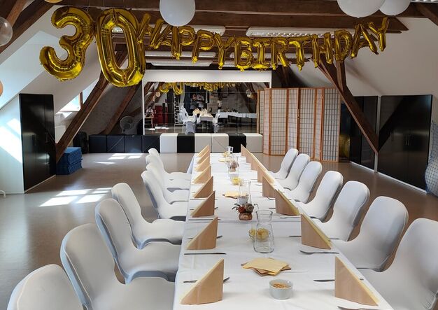 Oslavy - stolování